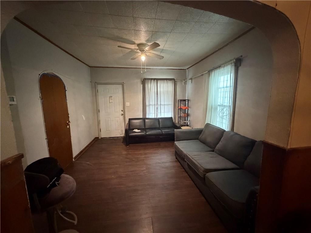 831 Reynolds Avenue — photo 8