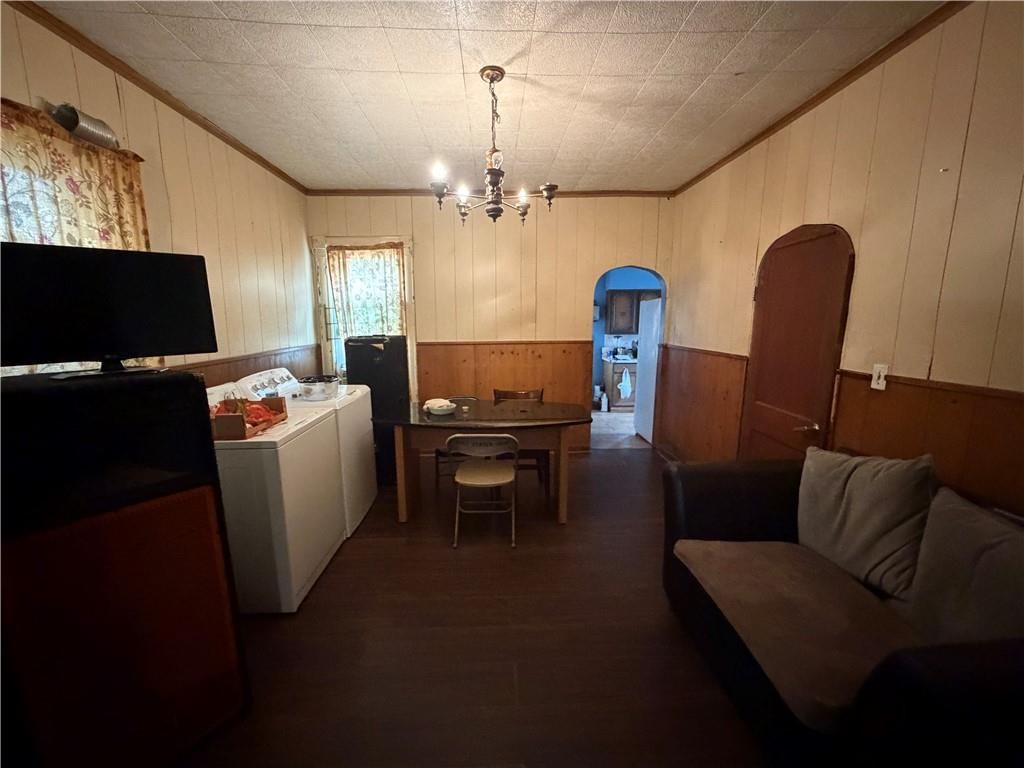 831 Reynolds Avenue — photo 9
