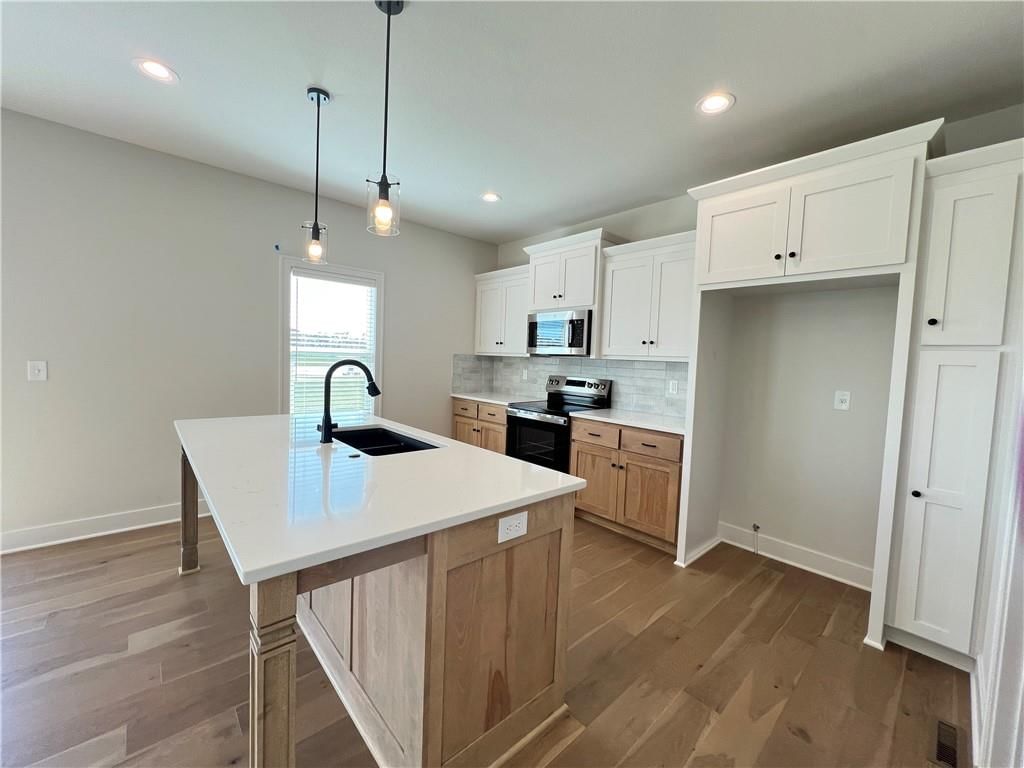 28510 W 161st Street — photo 2