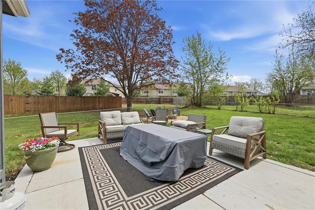 1008 SW Hiawatha Drive — photo 1