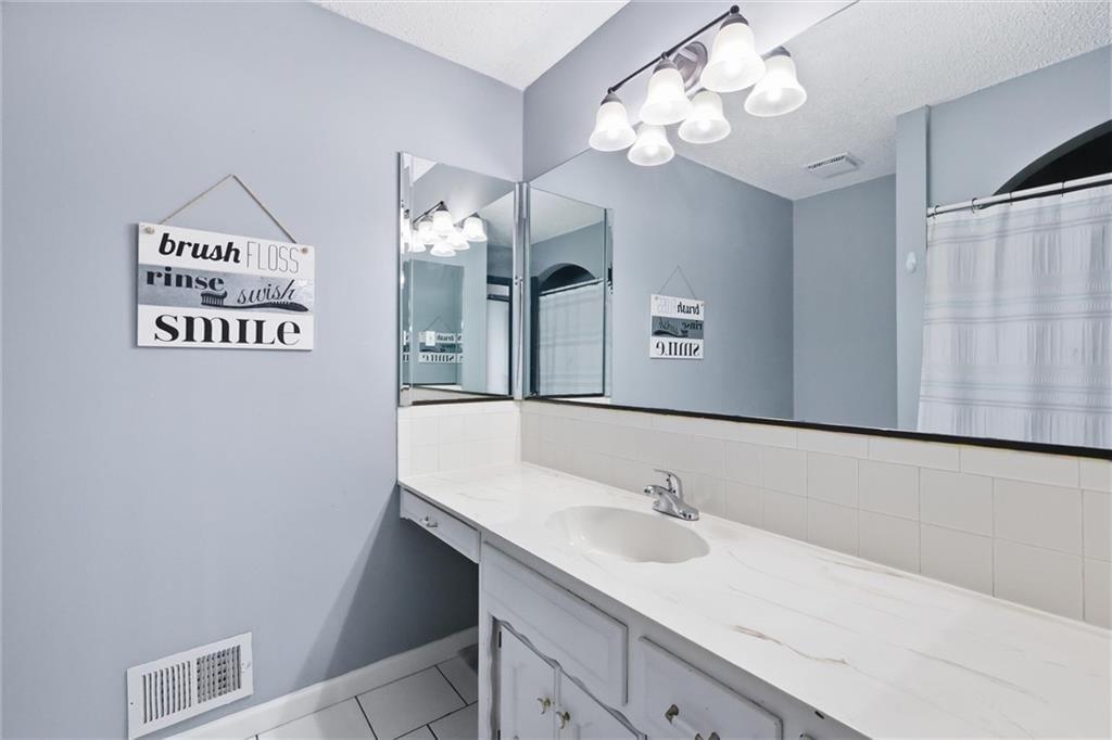 1008 SW Hiawatha Drive — photo 25