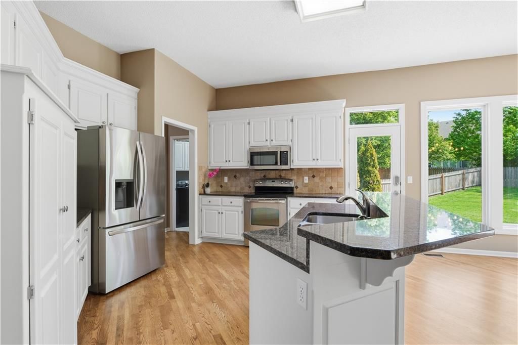 14313 Hadley Street — photo 10