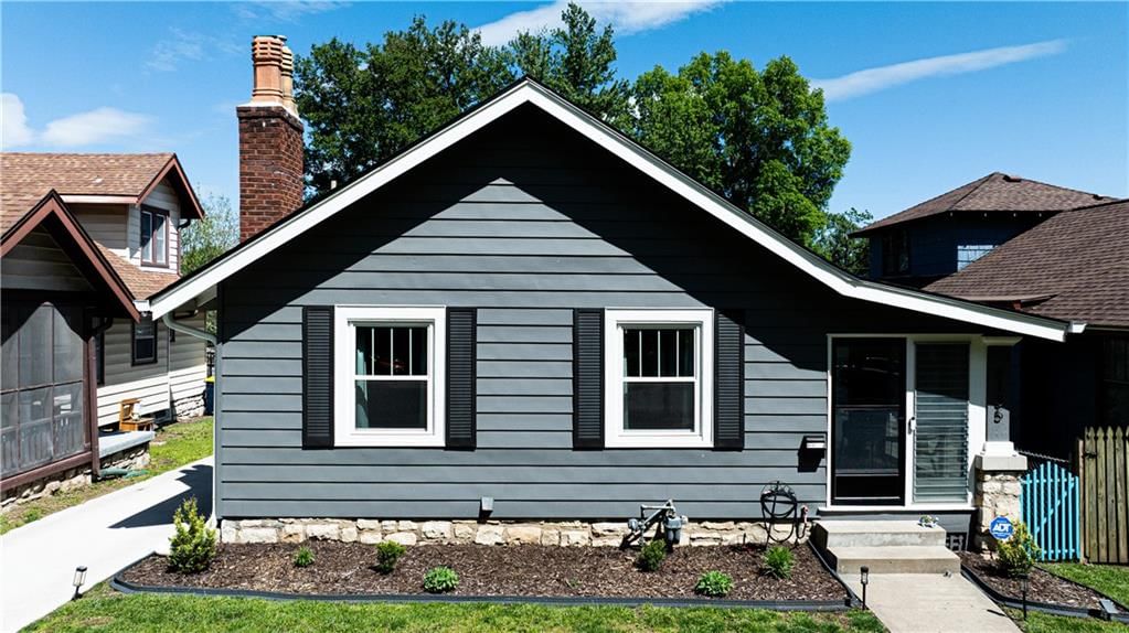 6135 HOLMES Street — photo 1