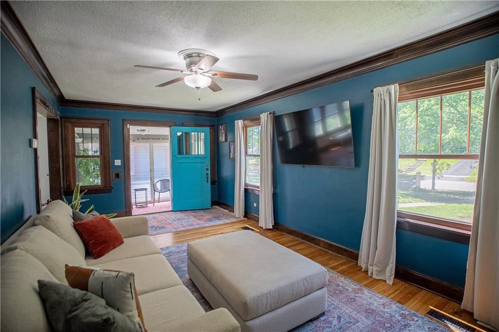 6135 HOLMES Street — photo 9