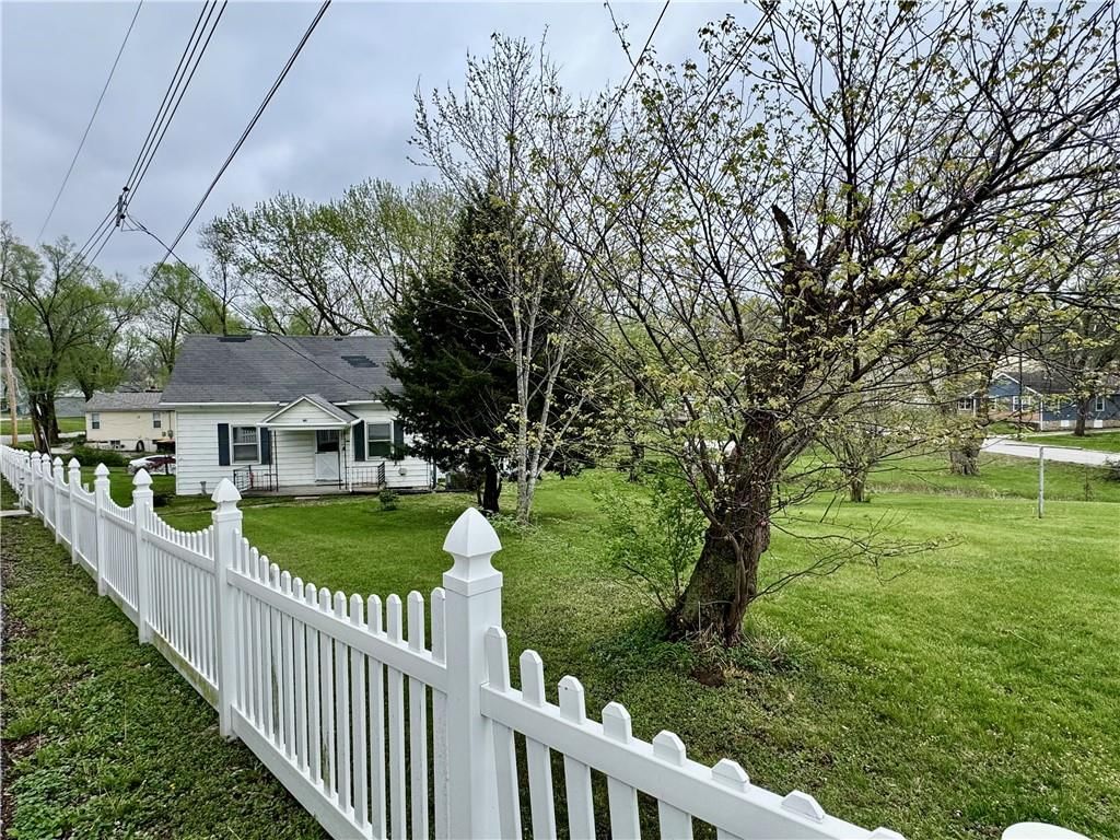725 Ley Street — photo 4