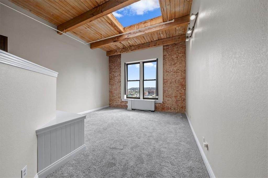 308 W 8th Street — photo 11