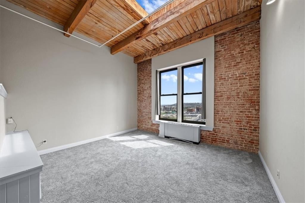 308 W 8th Street — photo 12
