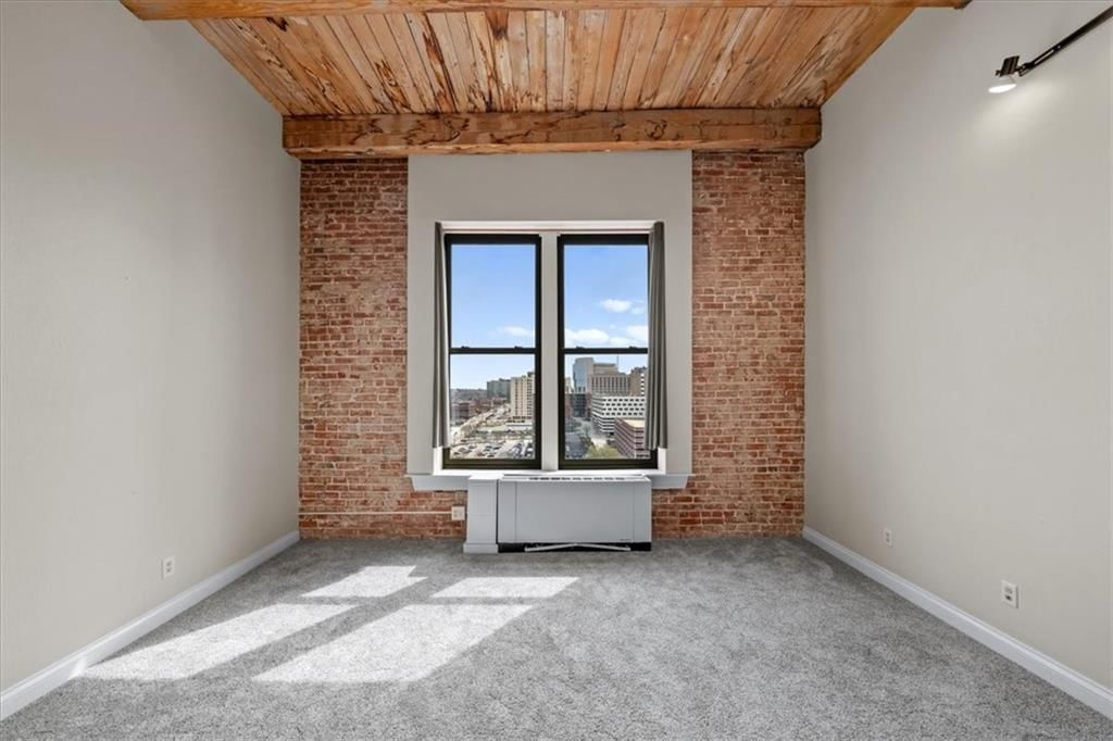 308 W 8th Street — photo 13