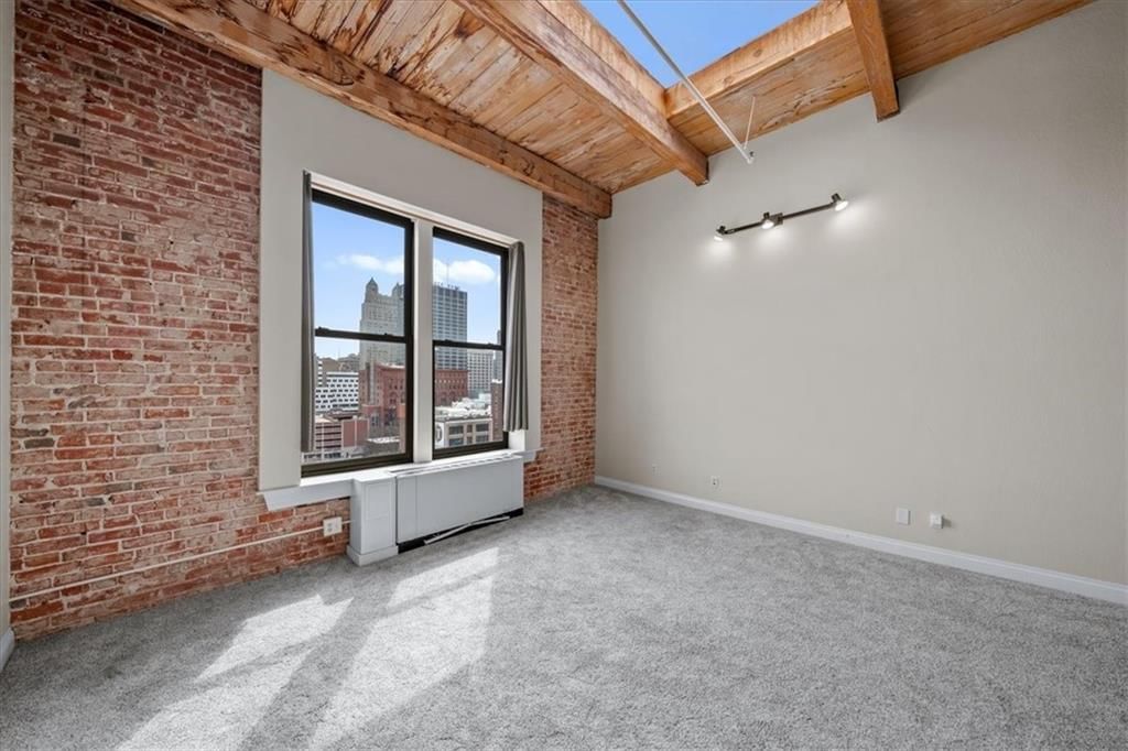 308 W 8th Street — photo 14