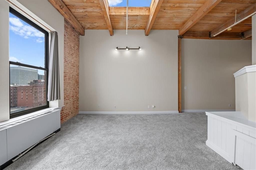 308 W 8th Street — photo 16