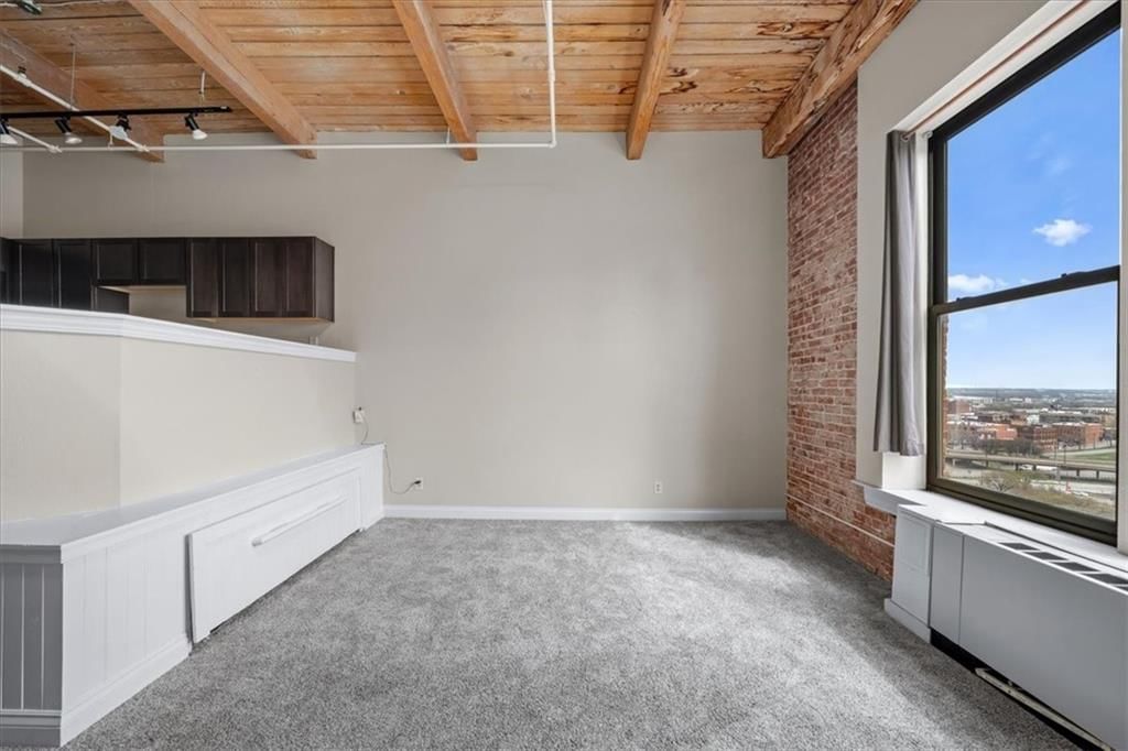 308 W 8th Street — photo 19