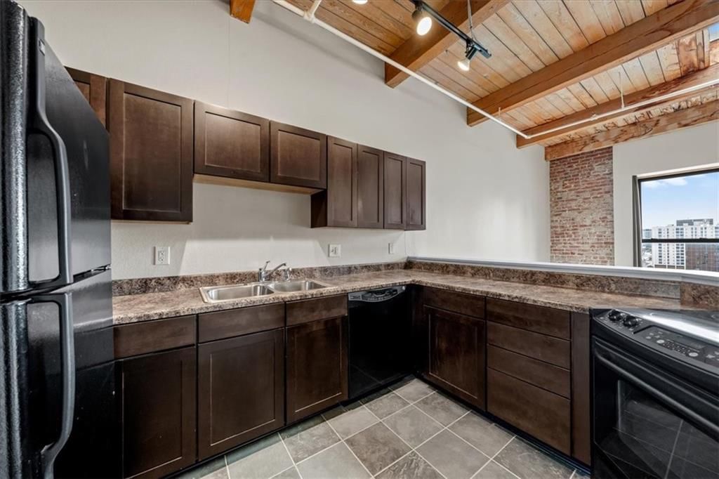 308 W 8th Street — photo 23
