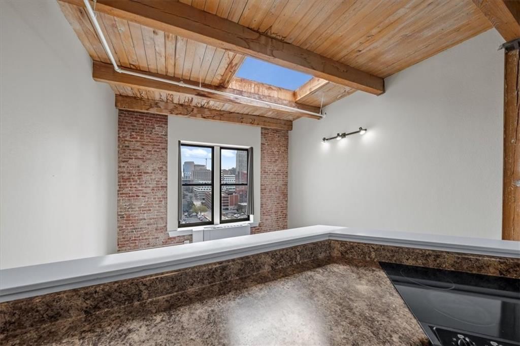 308 W 8th Street — photo 25