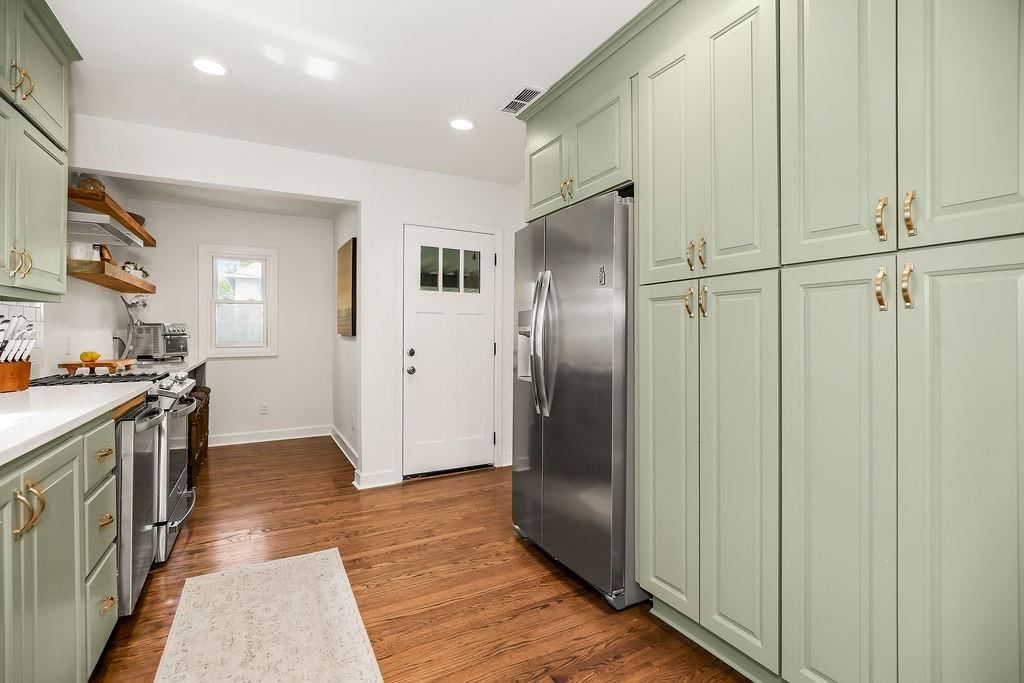 608 E 72nd Terrace — photo 8