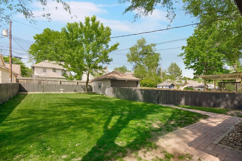 608 E 72nd Terrace — photo 31