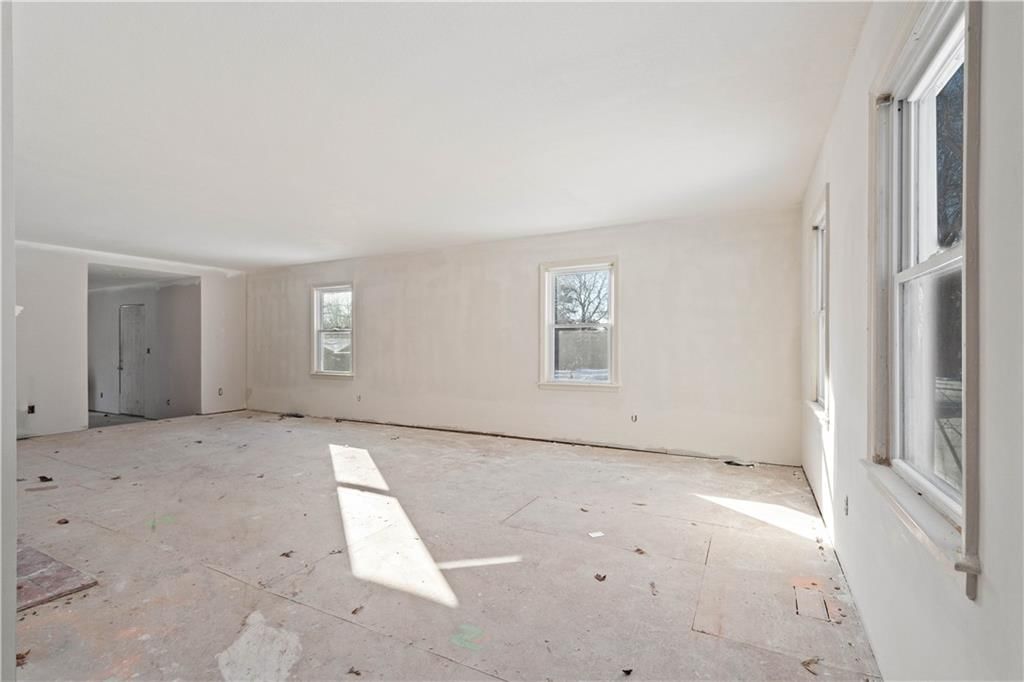 9647 Lee Boulevard — photo 10