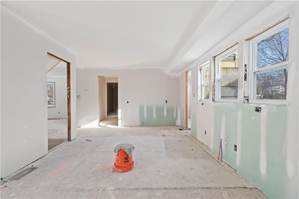 9647 Lee Boulevard — photo 14