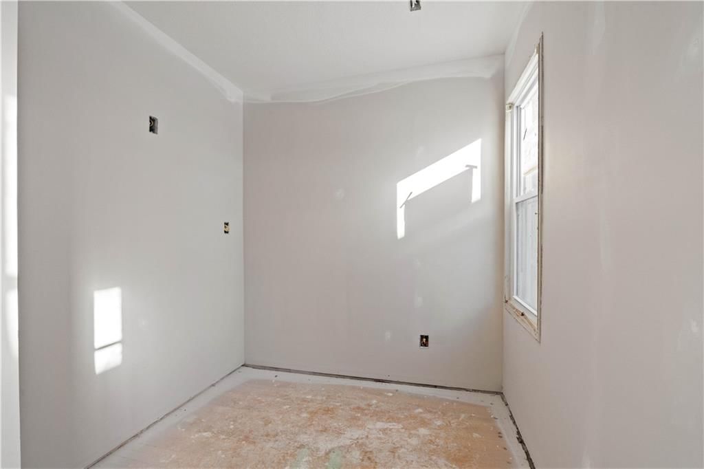 9647 Lee Boulevard — photo 16