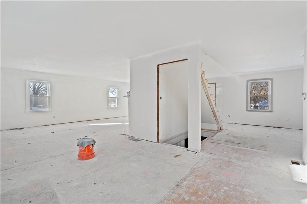 9647 Lee Boulevard — photo 17