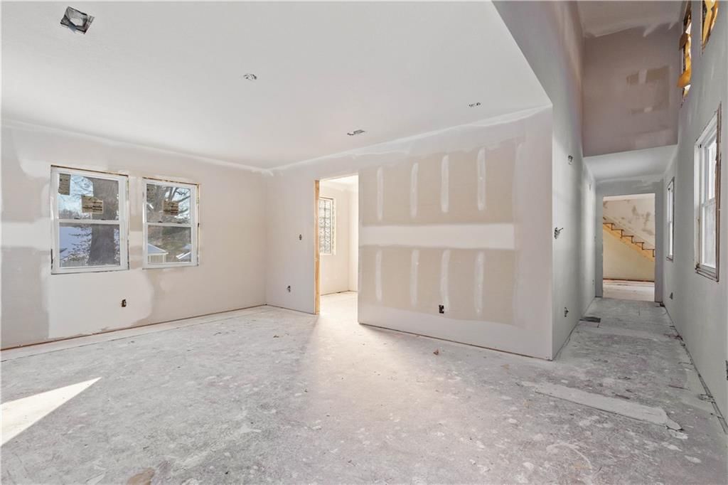 9647 Lee Boulevard — photo 19