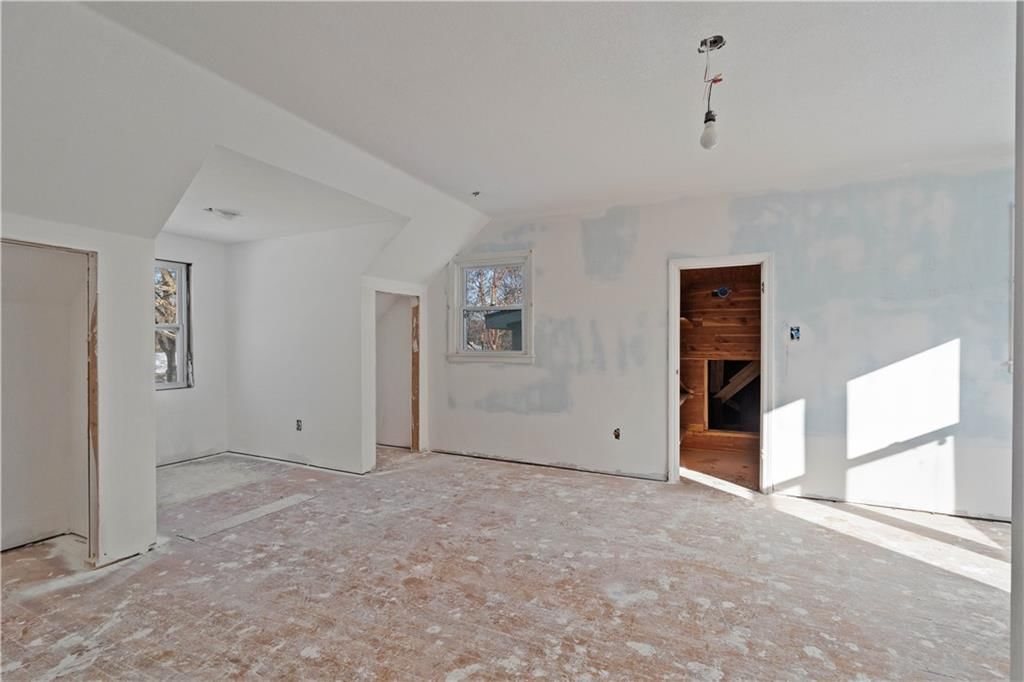 9647 Lee Boulevard — photo 23