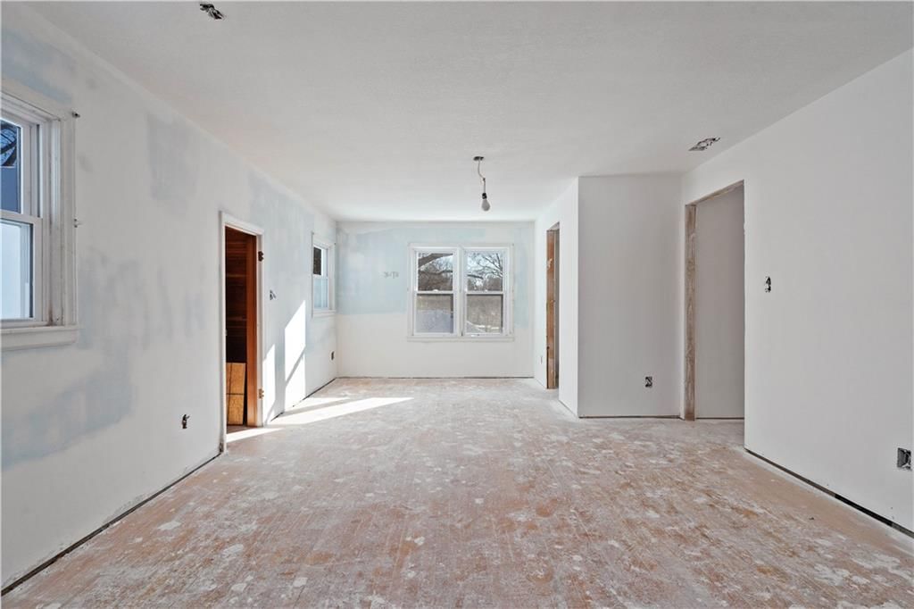 9647 Lee Boulevard — photo 24