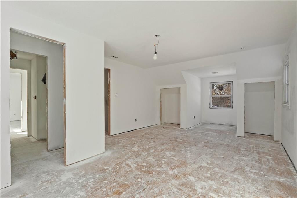 9647 Lee Boulevard — photo 25