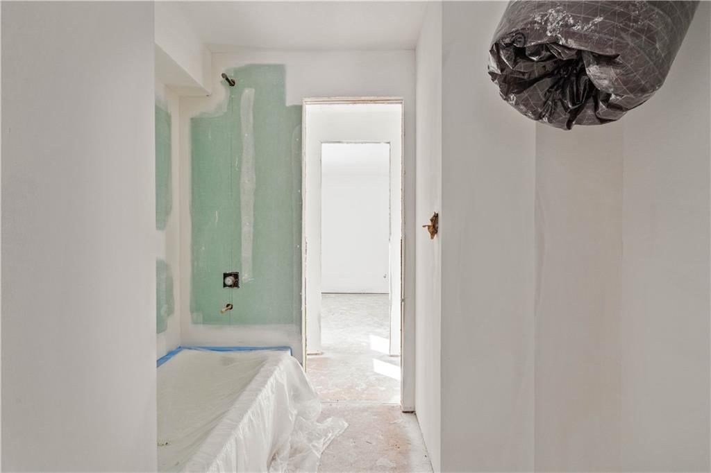 9647 Lee Boulevard — photo 26