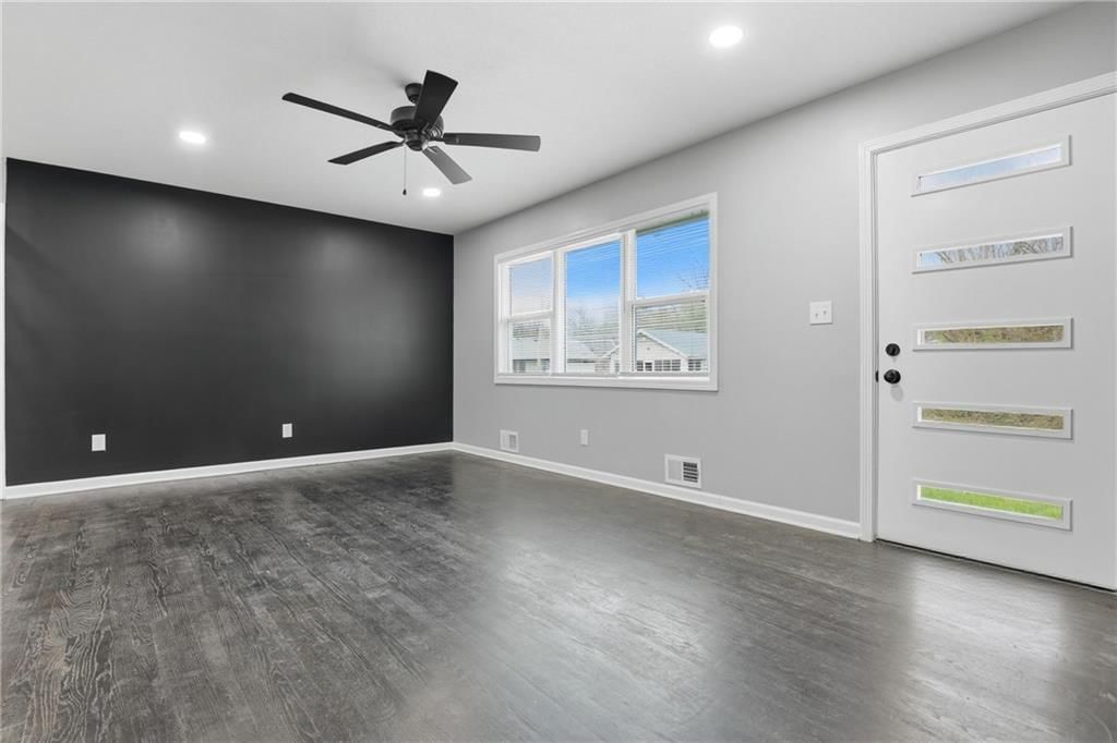 2900 N 30TH Street — photo 3
