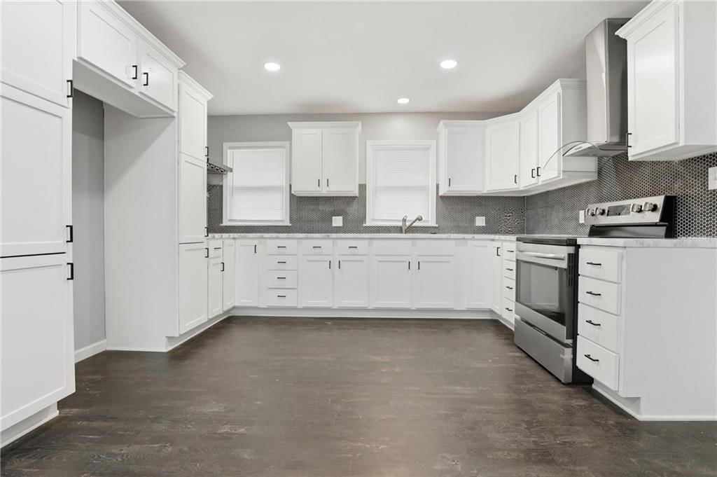 2900 N 30TH Street — photo 4