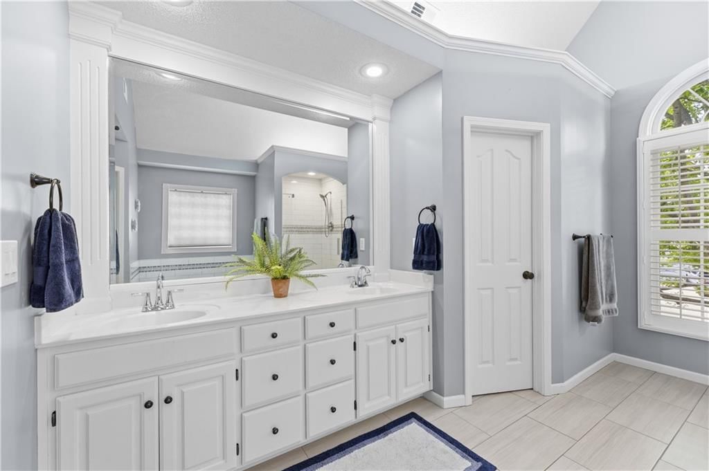 15964 W 160th Terrace — photo 32