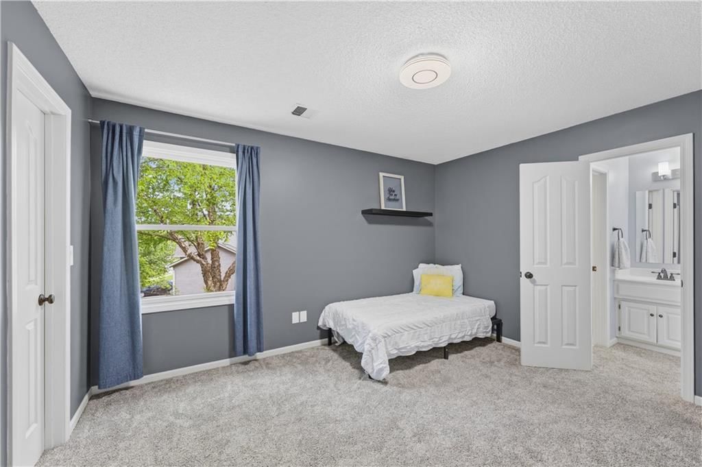 15964 W 160th Terrace — photo 40