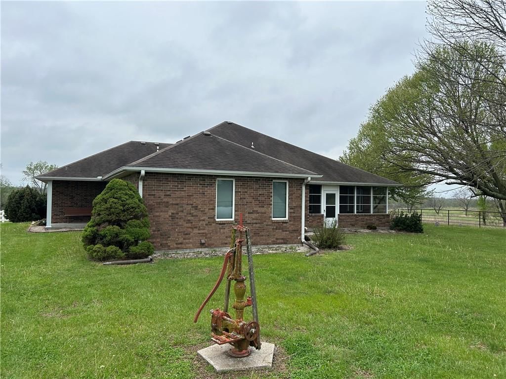 1379 NW M Highway — photo 8