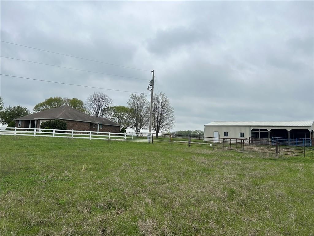 1379 NW M Highway — photo 24