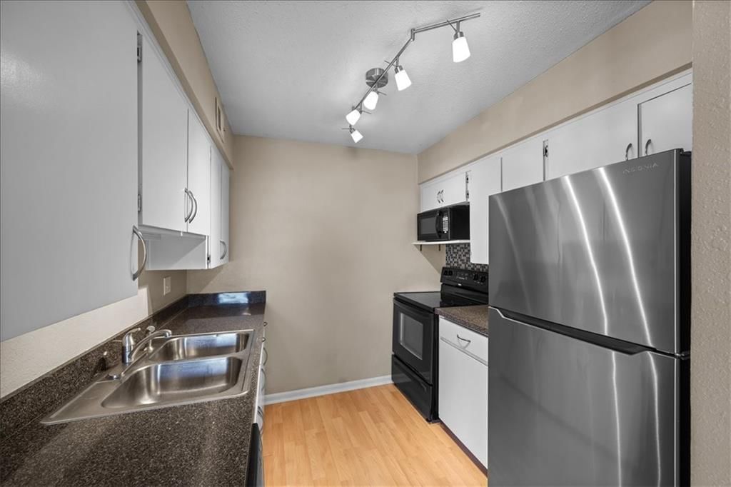 6232 Robinson Street — photo 6