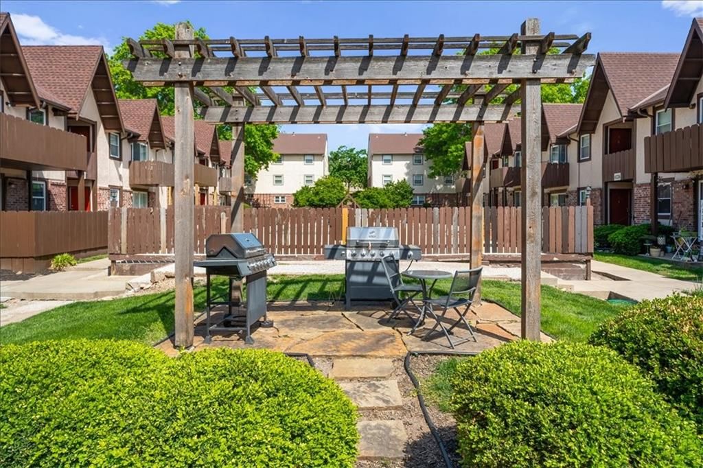 6232 Robinson Street — photo 27