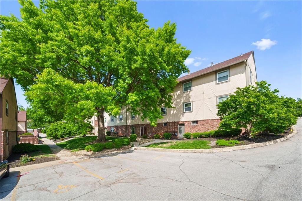 6232 Robinson Street — photo 28