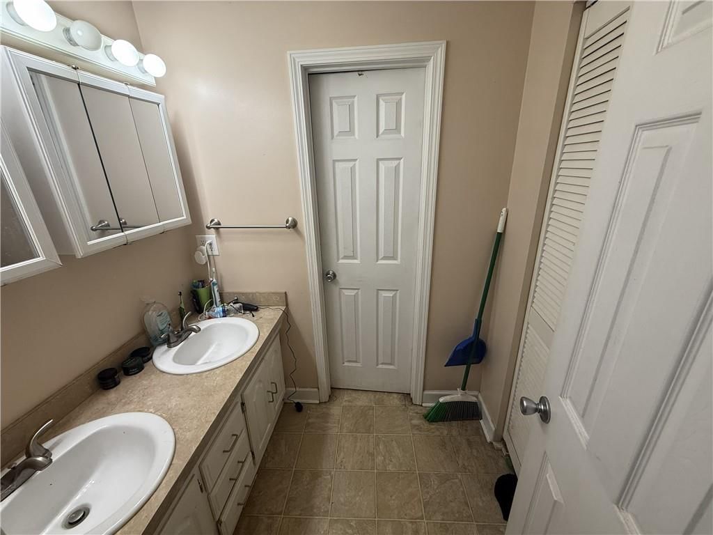 5236 Mccoy Street — photo 7