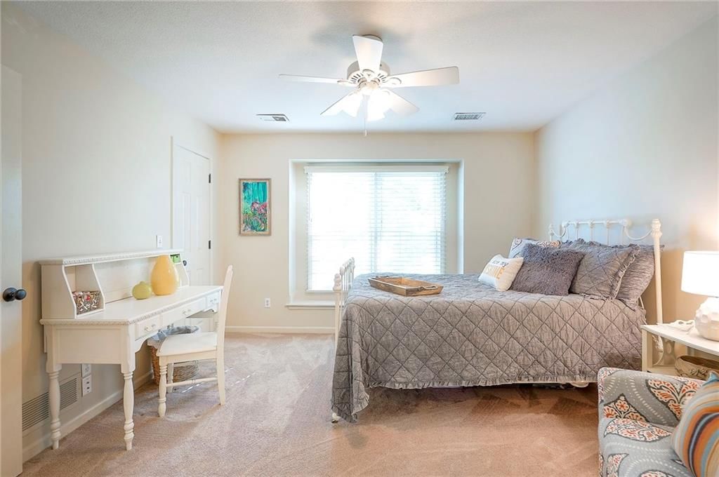18440 Lamar Avenue — photo 50