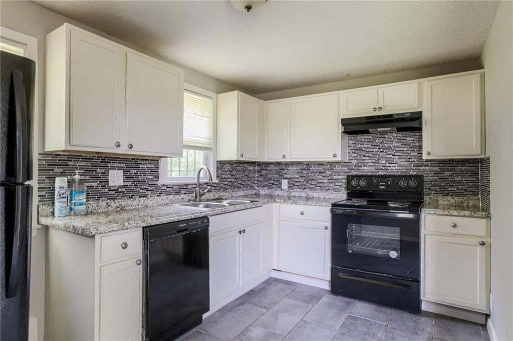 2816 E 63rd Street — photo 5