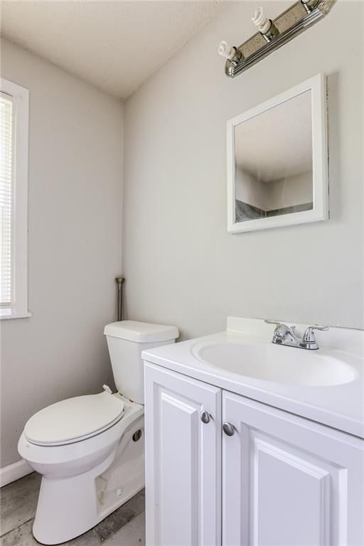 2816 E 63rd Street — photo 10