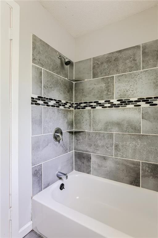 2816 E 63rd Street — photo 11