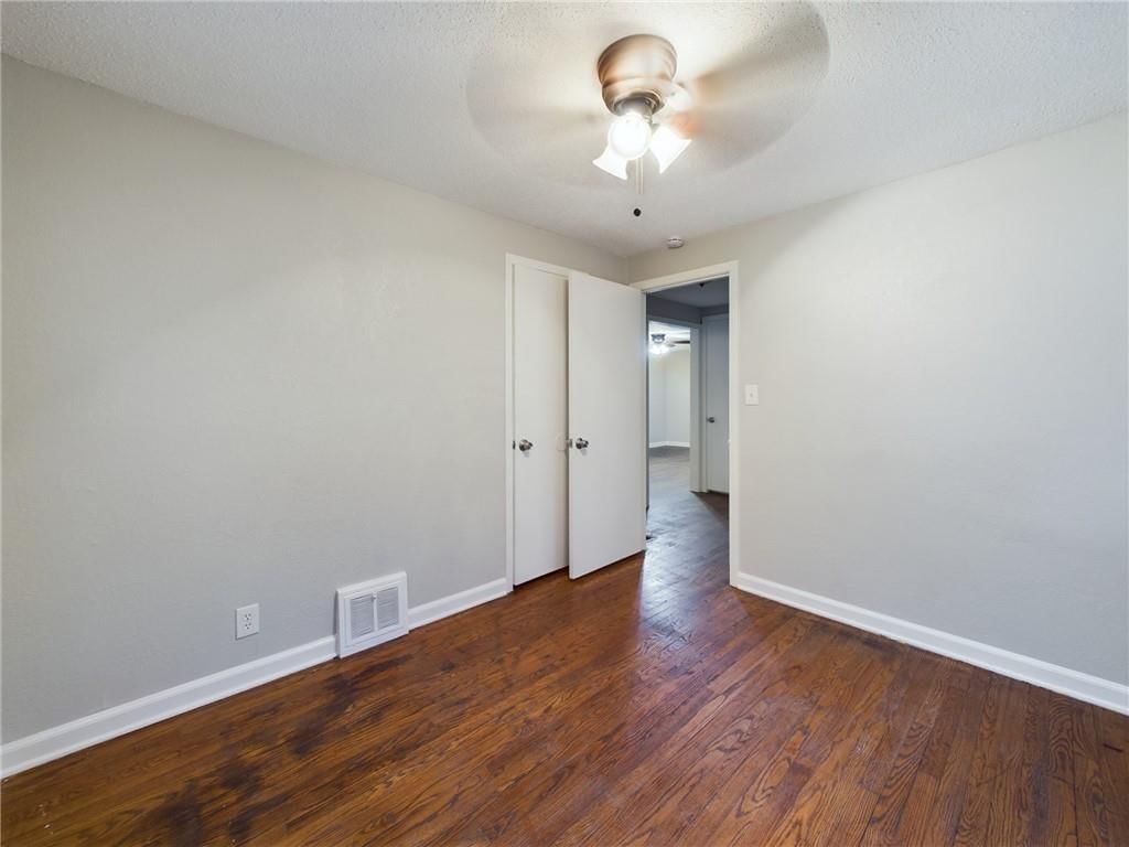 2816 E 63rd Street — photo 15