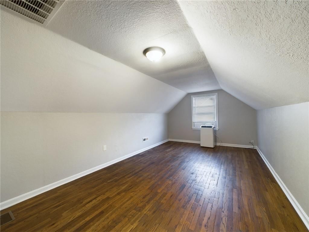 2816 E 63rd Street — photo 18