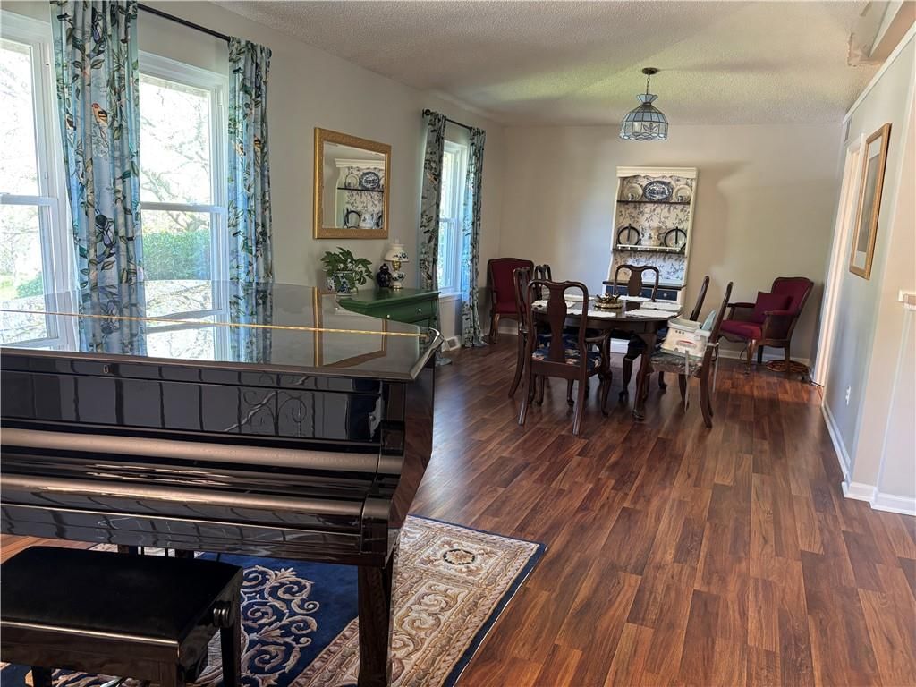 18307 Hanthorne Drive — photo 2