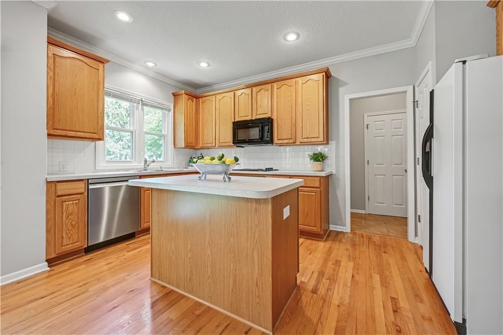12462 Rosehill Street — photo 2