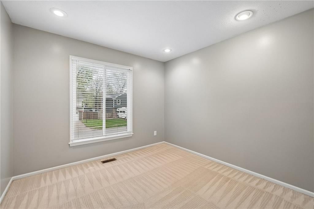 15909 W 149th Street — photo 21