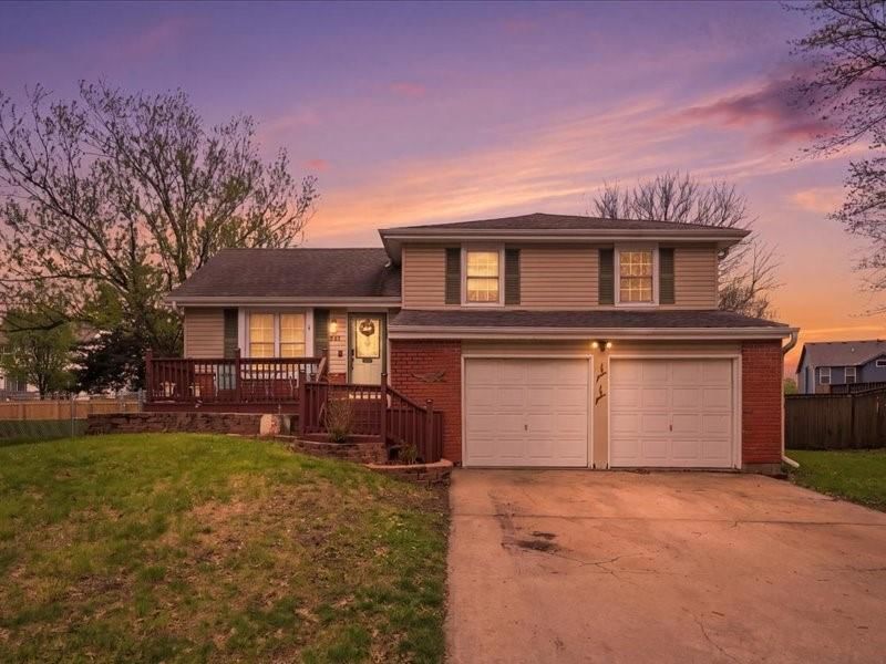 813 Valerie Lane — photo 3