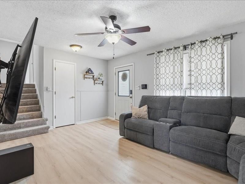 813 Valerie Lane — photo 7