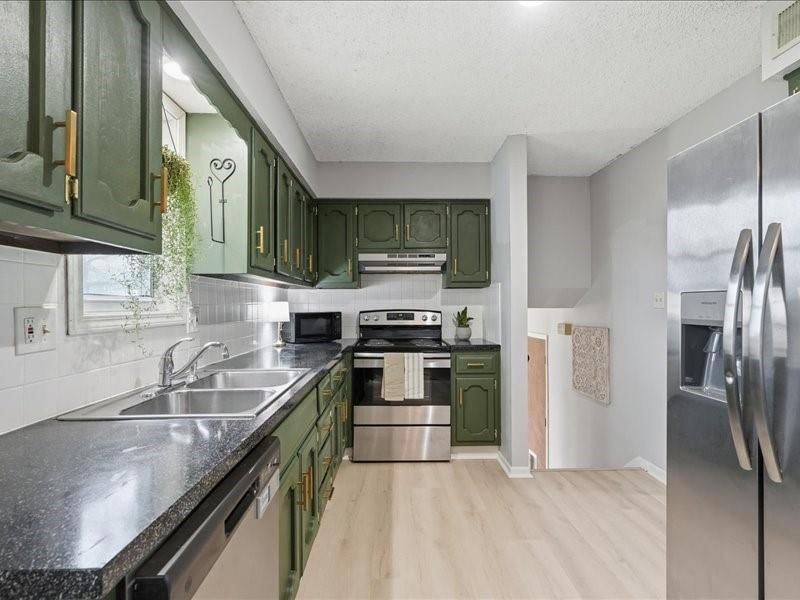 813 Valerie Lane — photo 12
